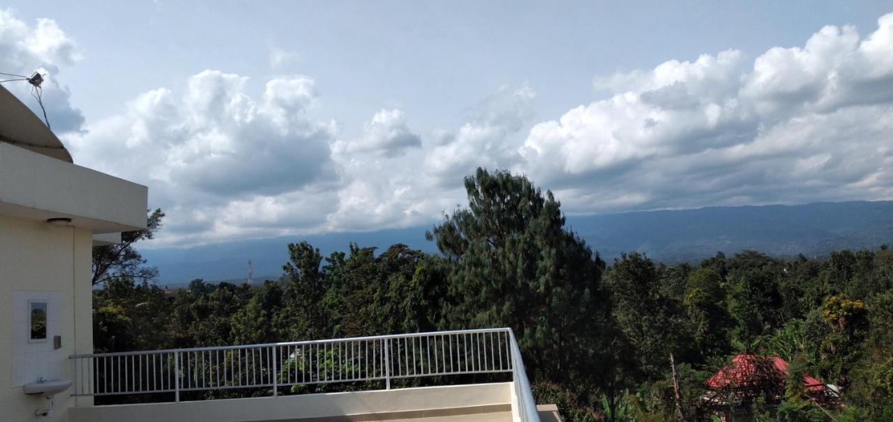 Africa Natural Tours - Kilimanjaro White House Hotel Моши Экстерьер фото
