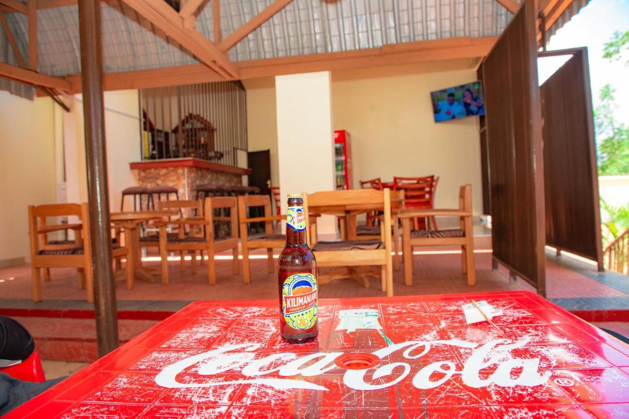 Africa Natural Tours - Kilimanjaro White House Hotel Моши Экстерьер фото