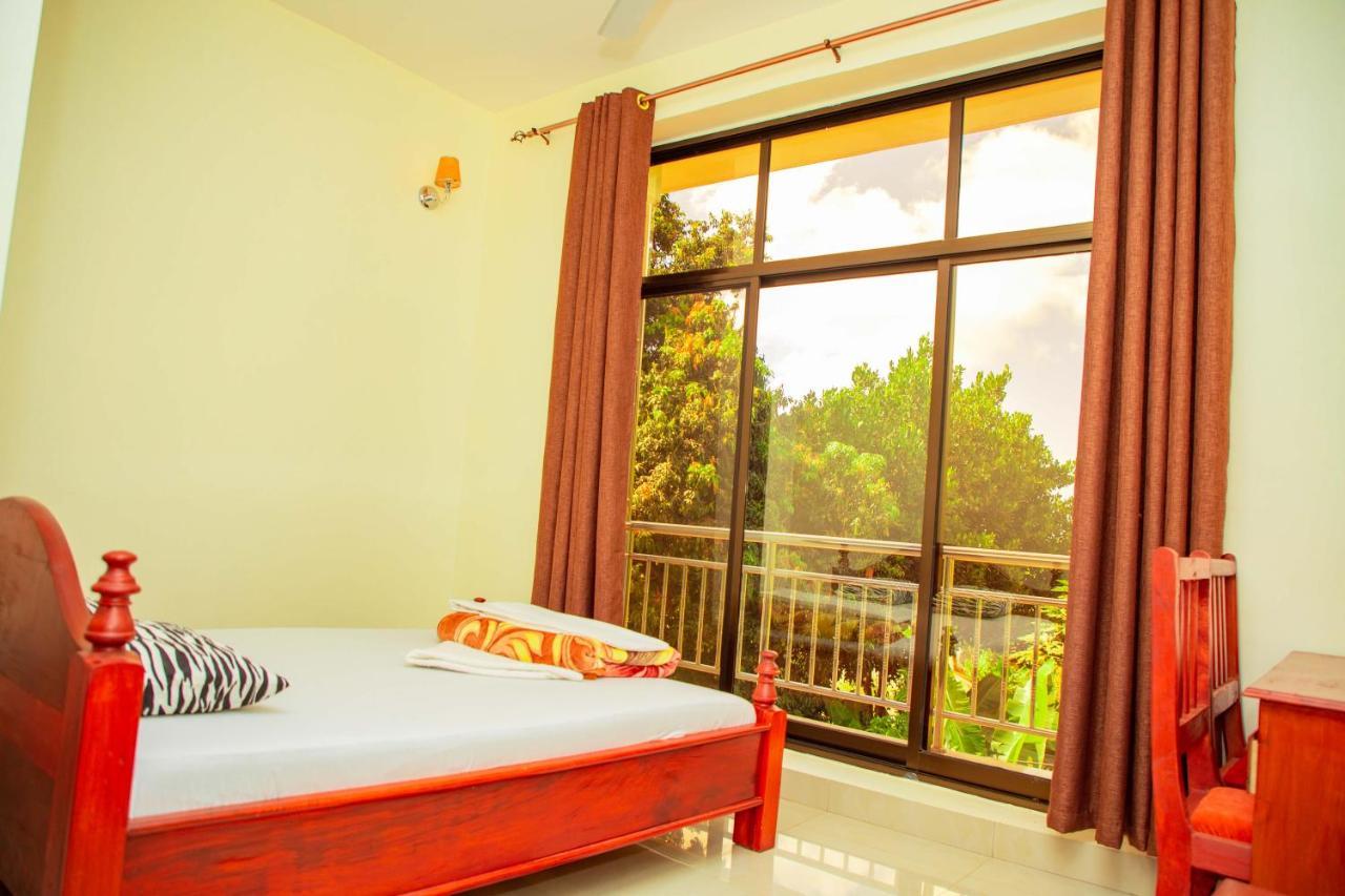 Africa Natural Tours - Kilimanjaro White House Hotel Моши Экстерьер фото
