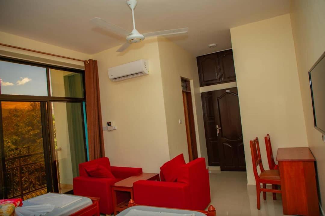 Africa Natural Tours - Kilimanjaro White House Hotel Моши Экстерьер фото