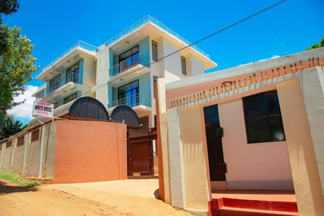 Africa Natural Tours - Kilimanjaro White House Hotel Моши Экстерьер фото