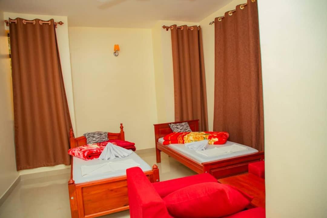 Africa Natural Tours - Kilimanjaro White House Hotel Моши Экстерьер фото