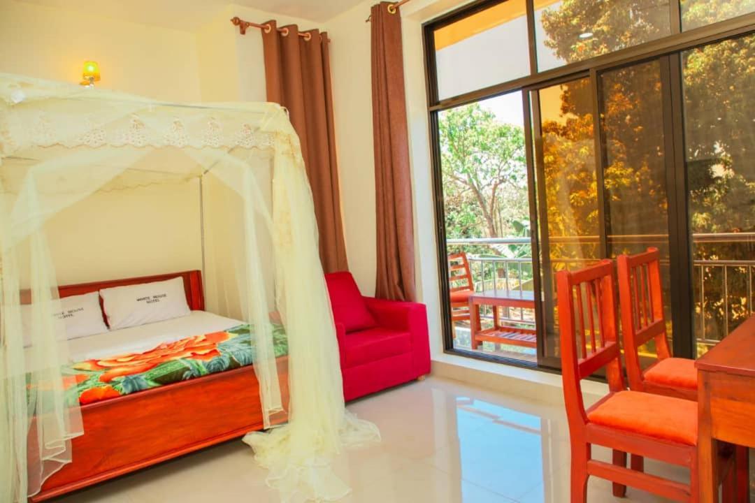 Africa Natural Tours - Kilimanjaro White House Hotel Моши Экстерьер фото