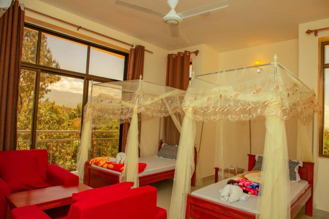 Africa Natural Tours - Kilimanjaro White House Hotel Моши Экстерьер фото