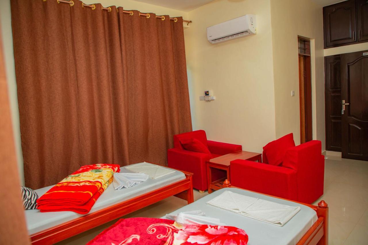 Africa Natural Tours - Kilimanjaro White House Hotel Моши Экстерьер фото